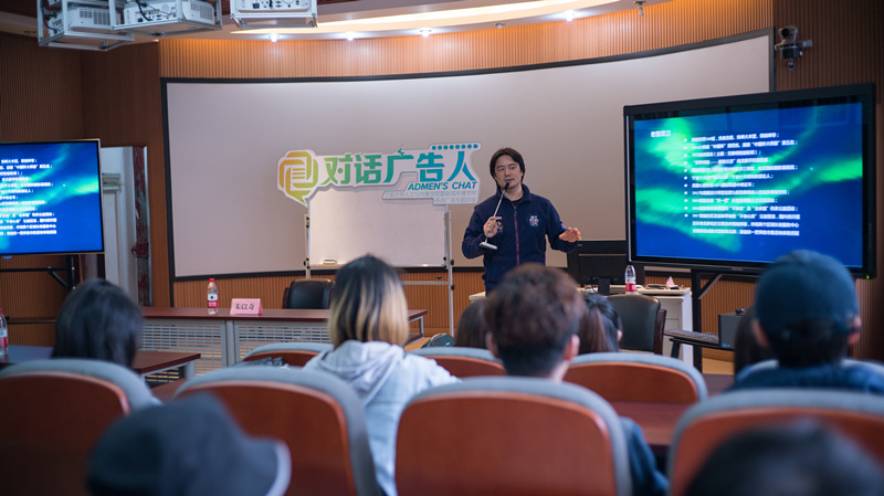 1516253035108422.jpg 讲座现场.jpg